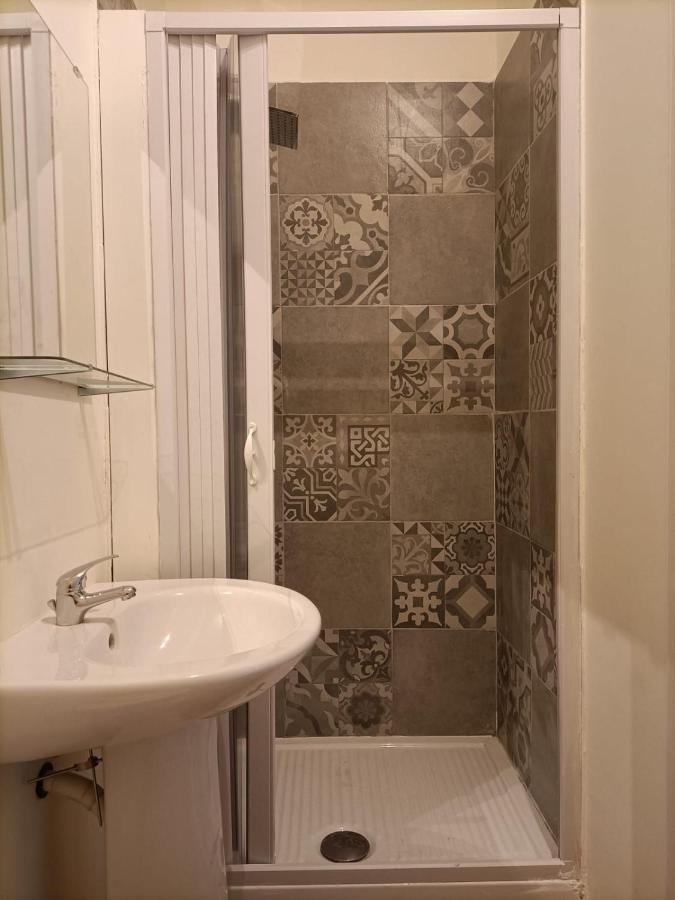 Lagustena Rooms Janov Exteriér fotografie